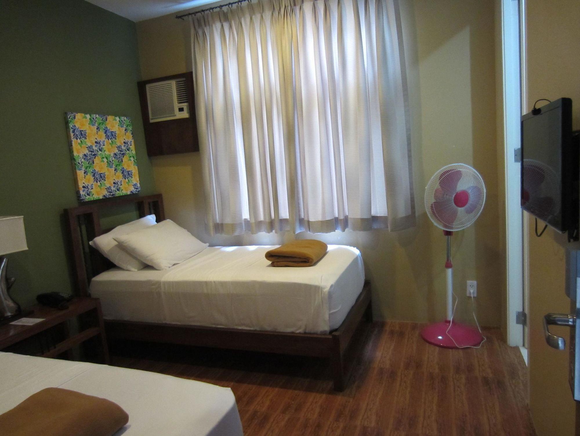 Purple Tree Bed & Breakfast Paranaque City Exterior photo